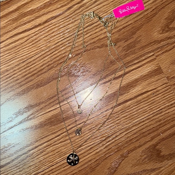 Lilly Pulitzer Triple Strand Gold Sand Dollar Charm Necklace NWT - Picture 3 of 7